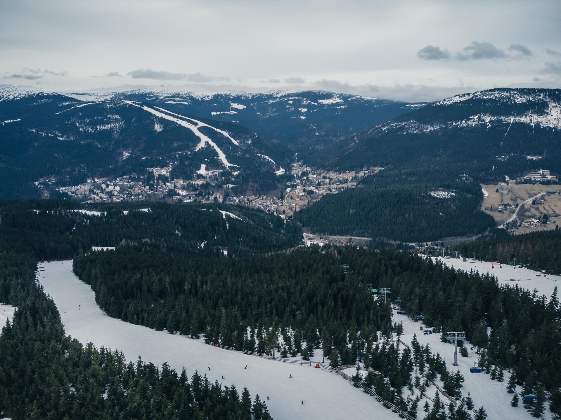 Pohodlné a snadné parkování na nejznámějším horském středisku v Česku