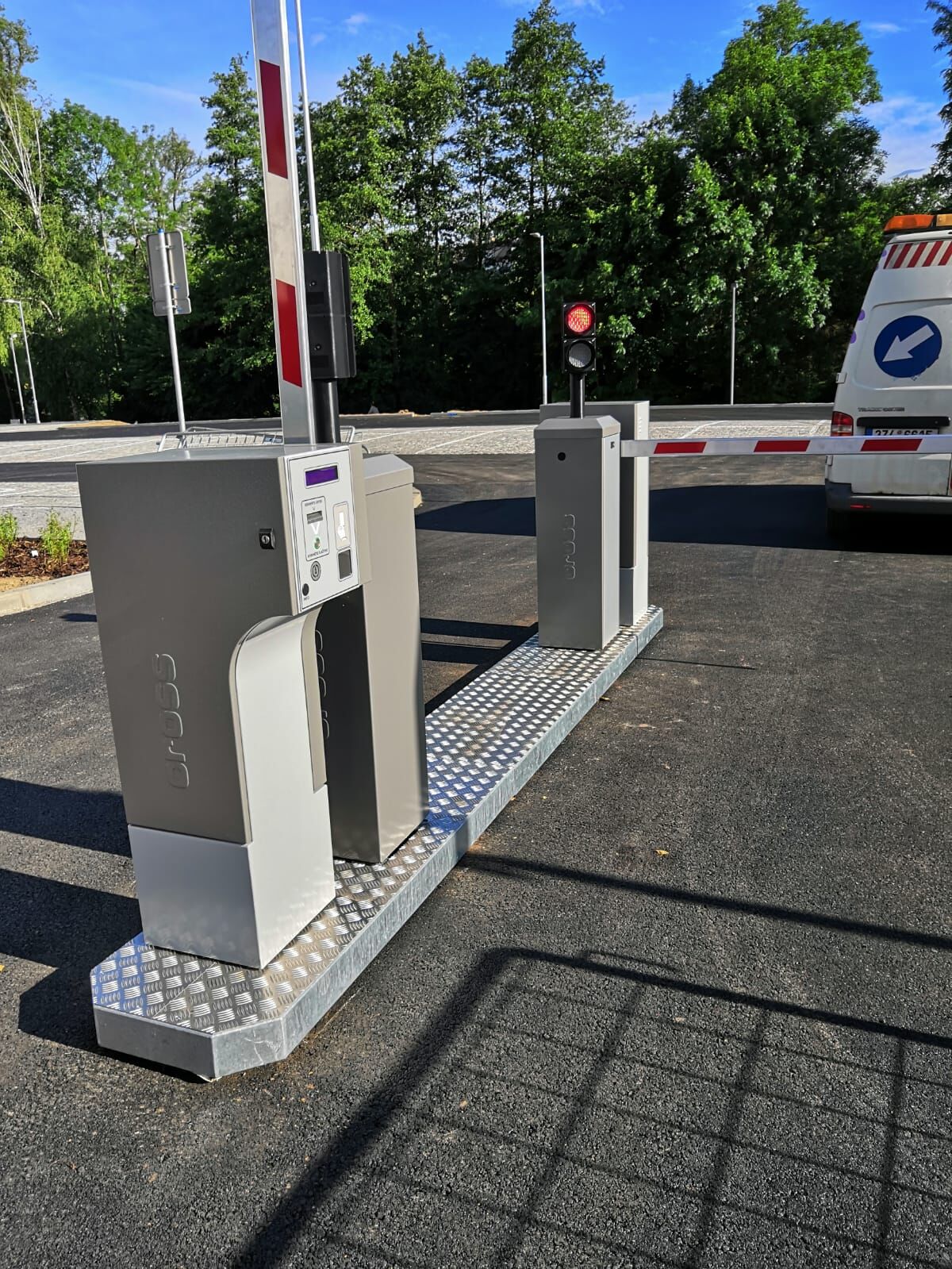 Parkovací systém CrossPark u Krajské knihovny v Havlíčkově Brodě