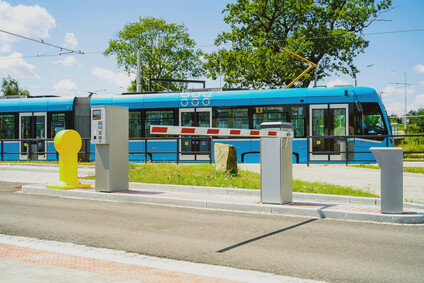 P+R system: Smart parking with a discount when using public transport